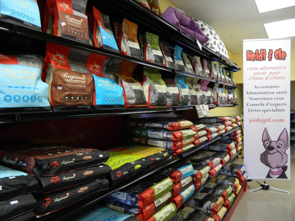 Grand choix de nourritures pour chiens et chats chez Heidi et cie. Un bon choix pour encourager nos produits quand l'éléphant Trump !